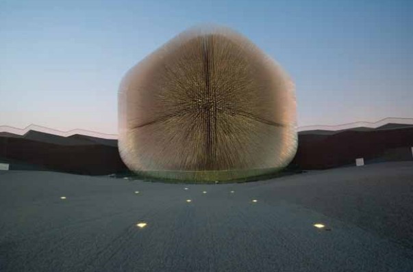 新工藝、新技術(shù)演繹完美造型——英國(guó)館