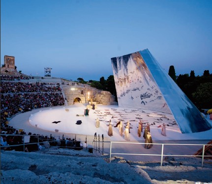 “美狄亞俄狄浦斯與定居者”建筑布景