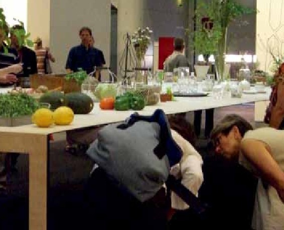 像鳥兒那樣輕——從石上純也設(shè)計(jì)的桌子說起