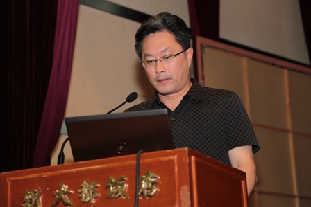 2013年8月23日"結(jié)構(gòu)成就建筑之美" 賈朝暉：超高層綜合體可持續(xù)理念分析